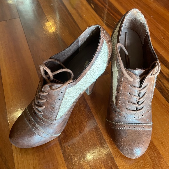 Charlotte Russe lace platform heels - Picture 7 of 8